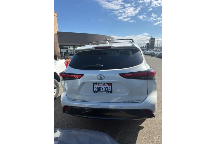 $32303 : Toyota Highlander 2020 AWD L image 3