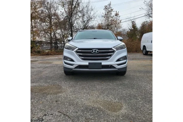 $9999 : 2016 Tucson Limited image 1