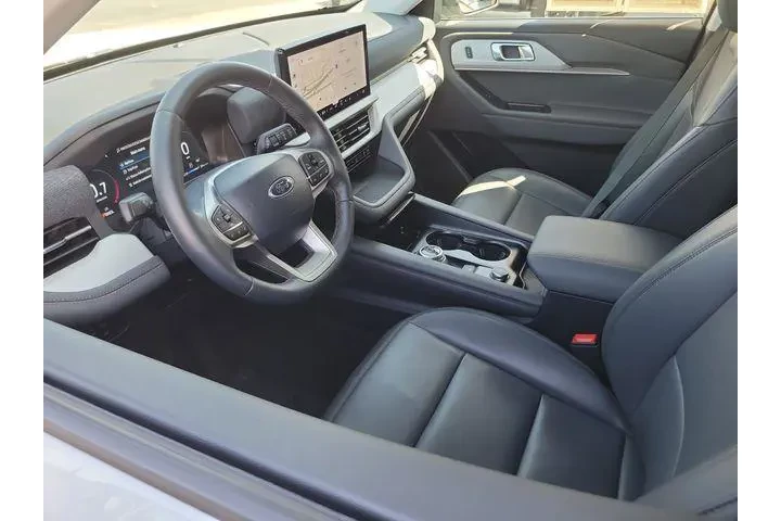 $38488 : Ford Explorer 2025 Active 4d image 3