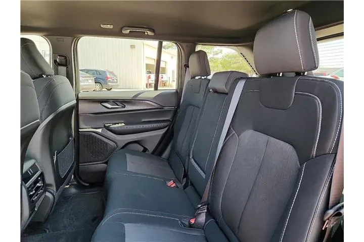 $35995 : Jeep Grand Cherokee 2025 4x2 image 10