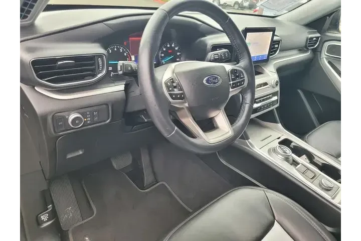 $29846 : Ford Explorer 2022 AWD XLT 4 image 9