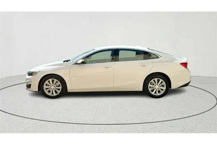 $22178 : Chevrolet Malibu 2025 LT 4dr image 6