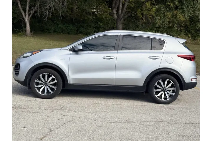 $7999 : 2017 Sportage EX image 8