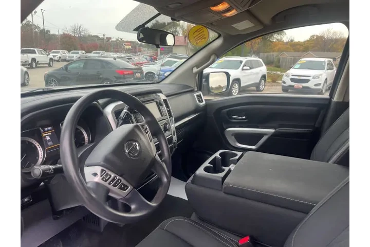 $21950 : 2019 Titan SL image 9