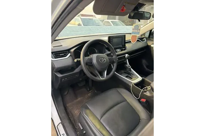 $28800 : Toyota RAV4 2022 XLE Premium image 5
