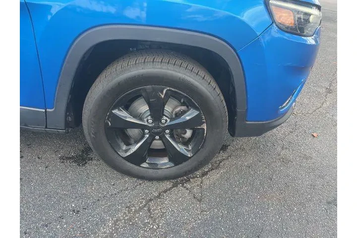 $18808 : Jeep Cherokee 2020 4x4 Latit image 2