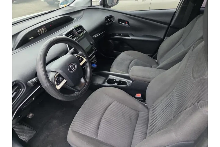 $12995 : 2016 Prius Two image 8