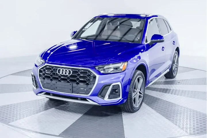 $28420 : Audi Q5 2022 AWD e quattro S image 1