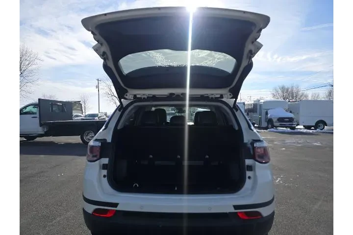 $15995 : Jeep Compass 2019 4x4 Latitu image 9