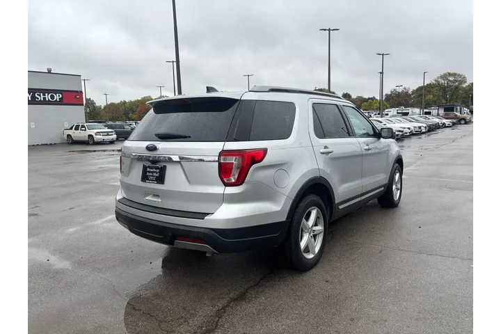 $10980 : 2019 Explorer XLT FWD image 2