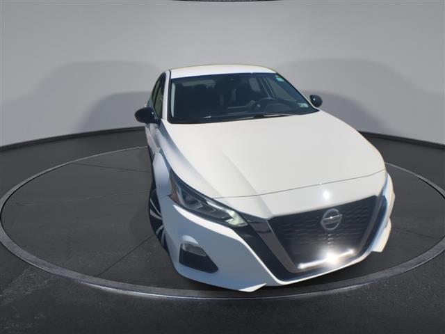 $20900 : PRE-OWNED 2022 NISSAN ALTIMA image 3