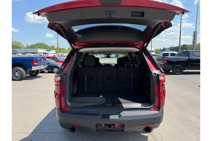$11450 : 2020 Traverse LT image 9