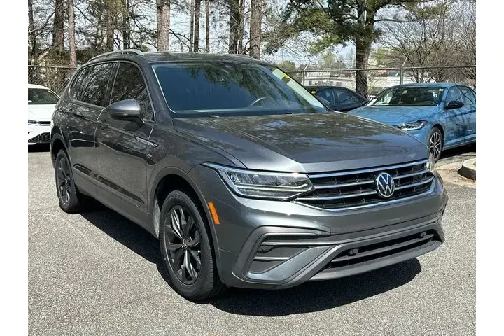 $18441 : Volkswagen Tiguan 2023 SE 4d image 3