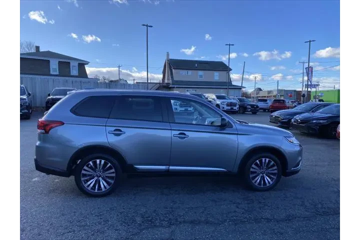 $14999 : Mitsubishi Outlander 2020 ES image 7