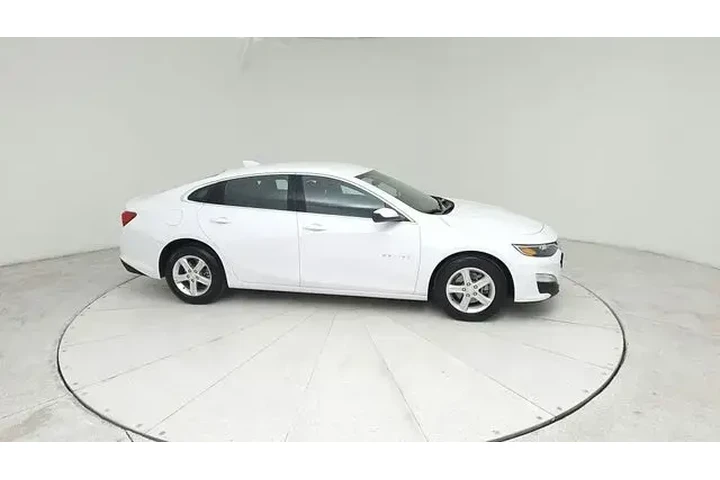 $18983 : Chevrolet Malibu 2024 LT 4dr image 4