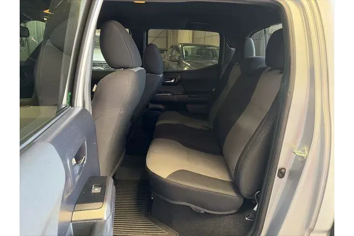 $34000 : Toyota Tacoma 2020 4x2 TRD O image 8