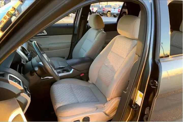 $12491 : Ford Explorer 2015 XLT 4dr S image 6