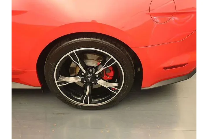 $34918 : Ford Mustang 2017 GT 2dr Fas image 9