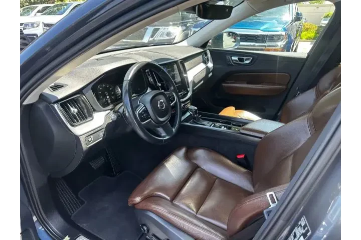 $18995 : 2019 XC60 image 10