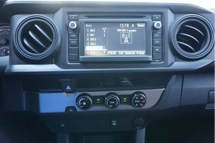 $19488 : Toyota Tacoma 2016 4x2 SR5 4 image 8