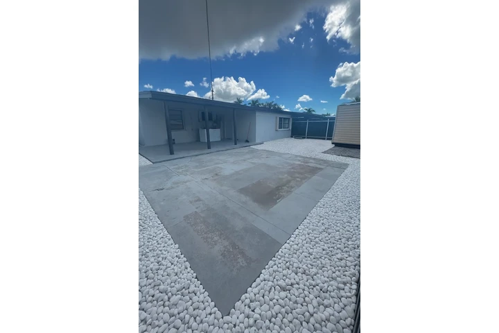 $3300 : Renta de Casa en Hialeah image 9