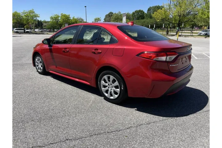 $11900 : 2020 Corolla LE image 7