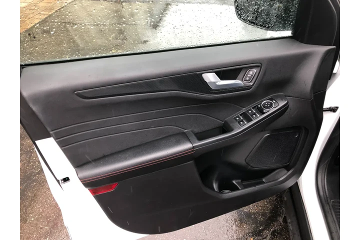 $20719 : 2023 Escape ST-Line AWD image 9