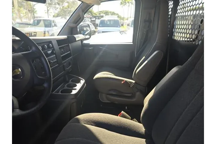 $25995 : Chevrolet Express 2022 2500 image 6