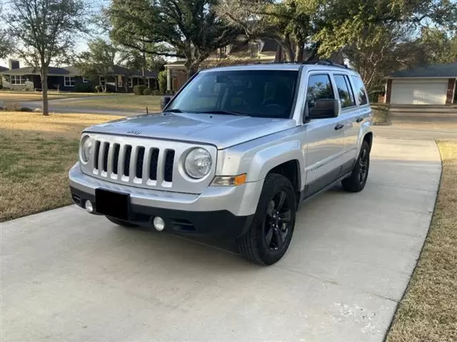 $4500 : 2013 Jeep Patriot Latitude SUV image 2