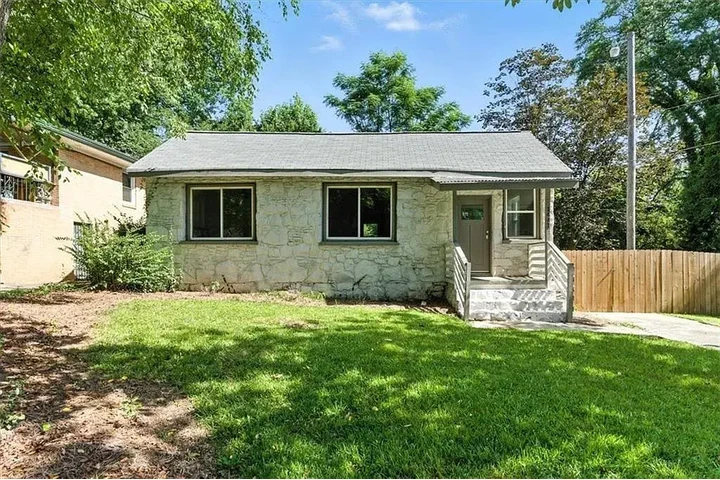 $2350 : Peace of love property image 1