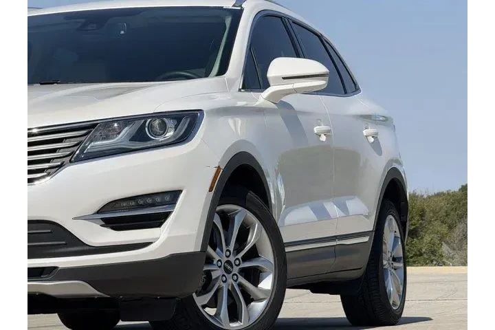 Lincoln MKC 2018 Select 4dr image 3