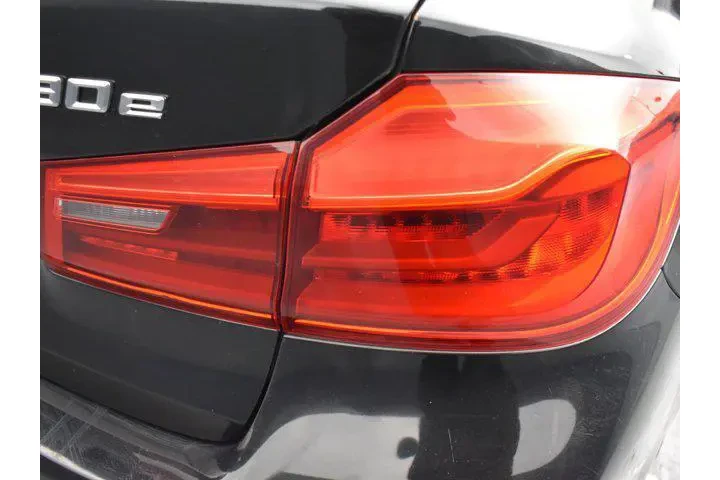 $14226 : BMW 5 Series 2018 AWD 530e x image 7