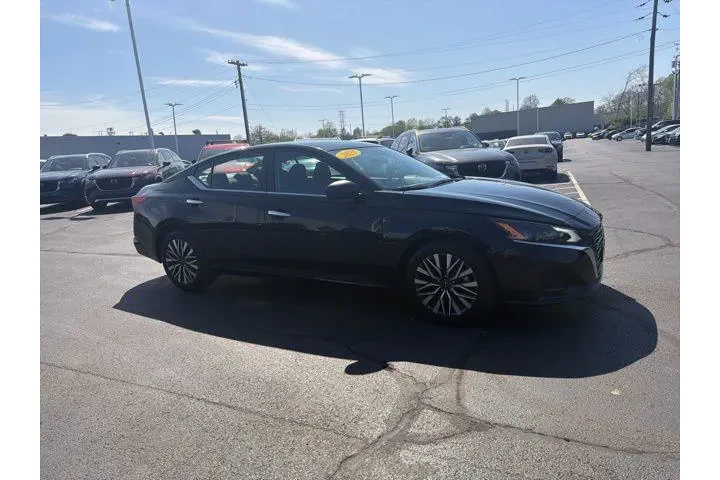 $24980 : Nissan Altima 2025 2.5 SV 4d image 1