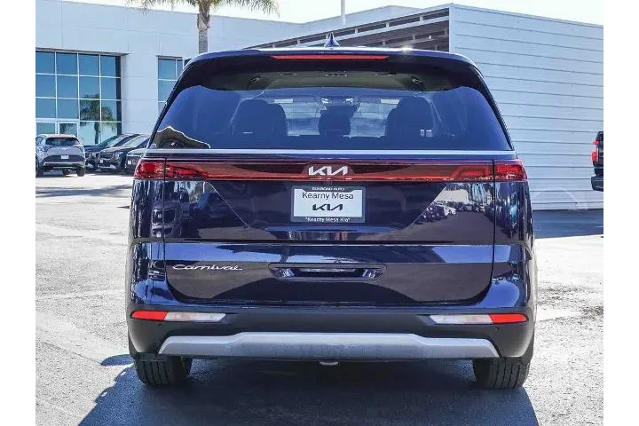 $22492 : Kia Carnival 2022 LX 4dr Min image 7
