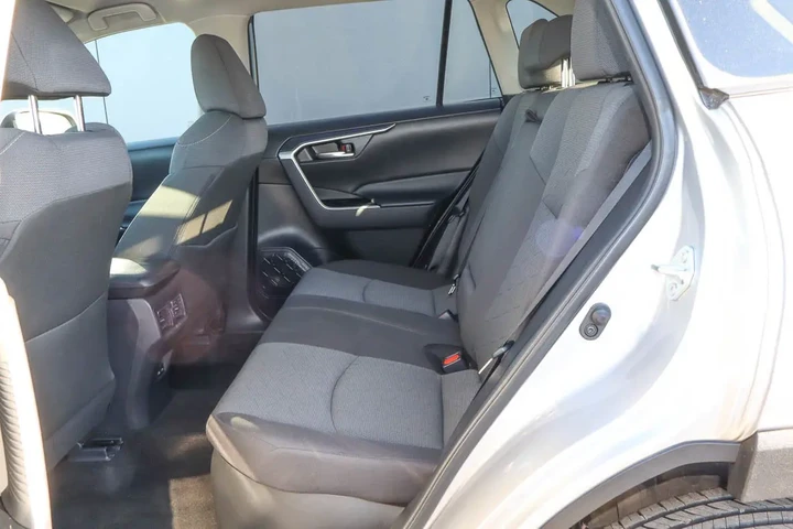 $34787 : 2025 RAV4 Hybrid XLE AWD image 8