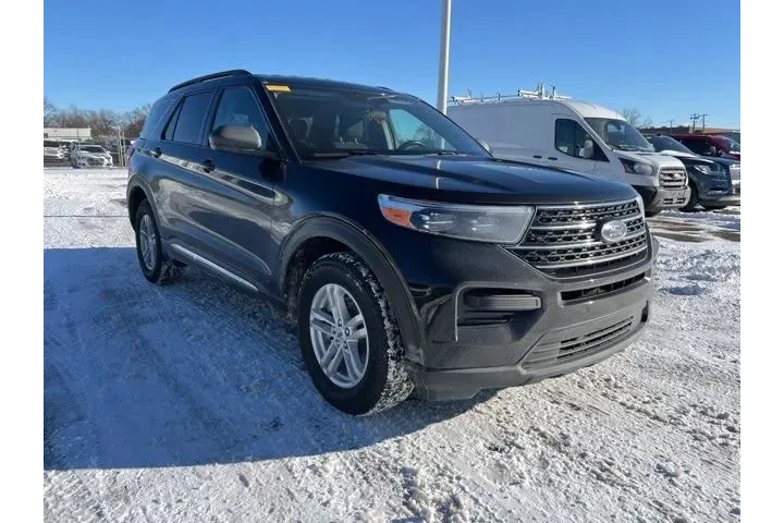 $31355 : Ford Explorer 2023 AWD XLT 4 image 3