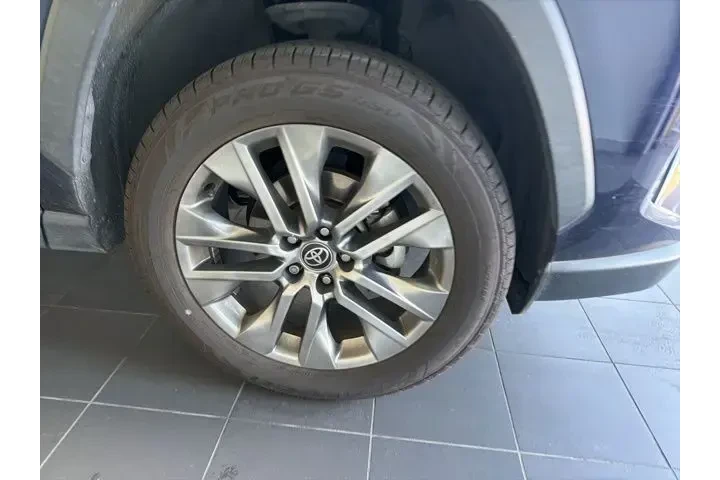 $29999 : Toyota RAV4 2021 Limited 4dr image 5