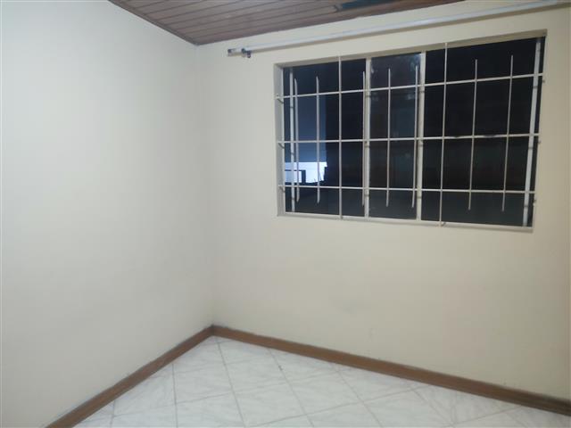 $400000 : Arriendo habitacion image 4