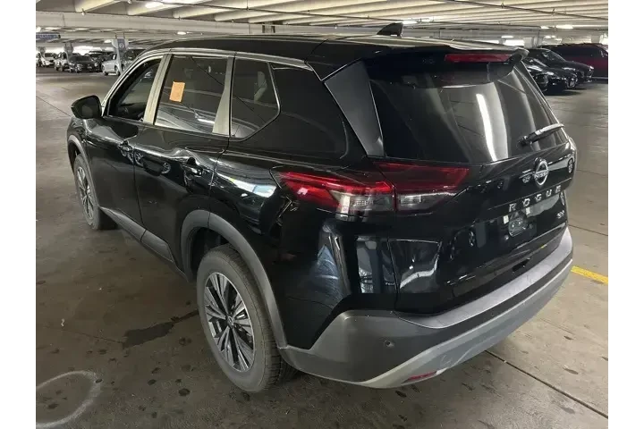 $19958 : Nissan Rogue 2023 SV 4dr Cro image 3