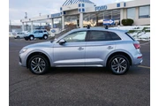 $23975 : Audi Q5 2023 AWD quattro S l thumbnail