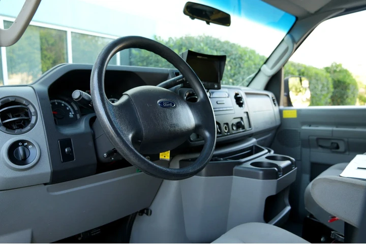 $11491 : 2014 E-150 Commercial image 5