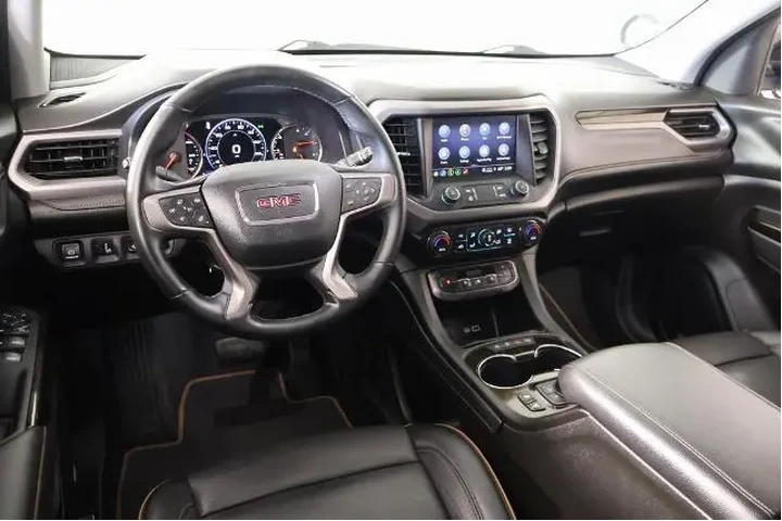$27408 : GMC Acadia 2023 4x4 AT4 4dr image 2
