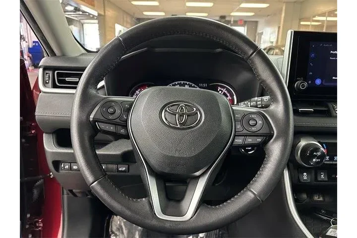 $29900 : Toyota RAV4 2023 AWD XLE Pre image 6