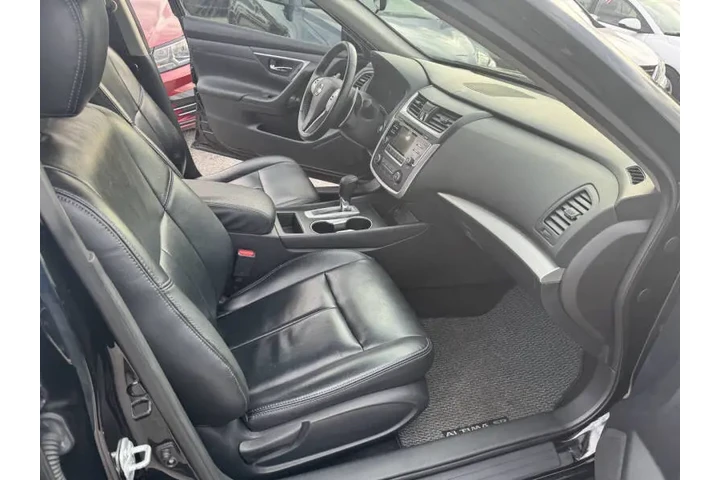 $7979 : 2016 Altima 2.5 SR image 3