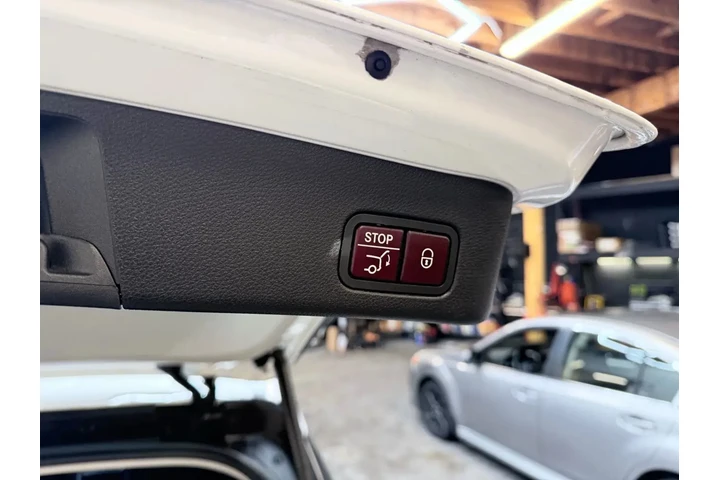 $25900 : 2018 MERCEDES-BENZ MERCEDES-A image 2