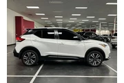 $13544 : Nissan Kicks 2020 SR 4dr Cro thumbnail