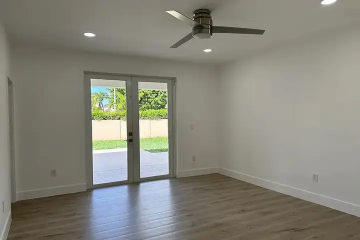 $2360 : Beautiful 3 bedroom in Miami image 6