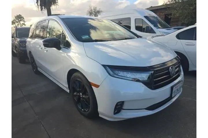 $36950 : Honda Odyssey 2023 Sport 4dr image 1