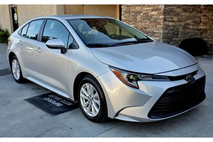 $18950 : 2025 Corolla LE image 8