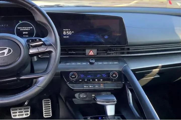 $24597 : Hyundai ELANTRA Hybrid 2025 image 7